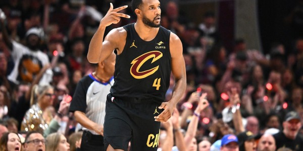 不止做DPOY！队记：莫布里今夏提升了跳投技术 控球&amp;amp;终结也有增强