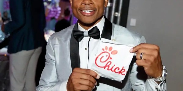 天博百家乐-以赛亚-托马斯Ins分享旧照：梦回2016，改变我一生的一年